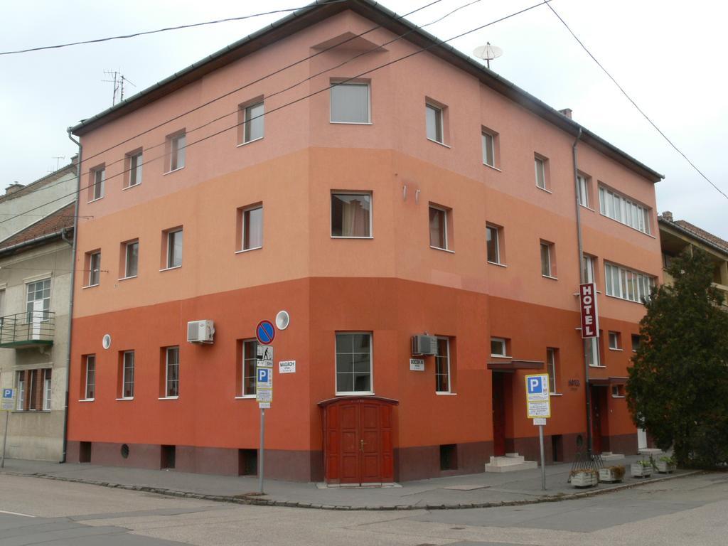 Hotel Centrum Szeged Exterior foto